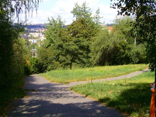 The photo for Vyřešené: Legalizace průjezdu - park Pod Koulí.